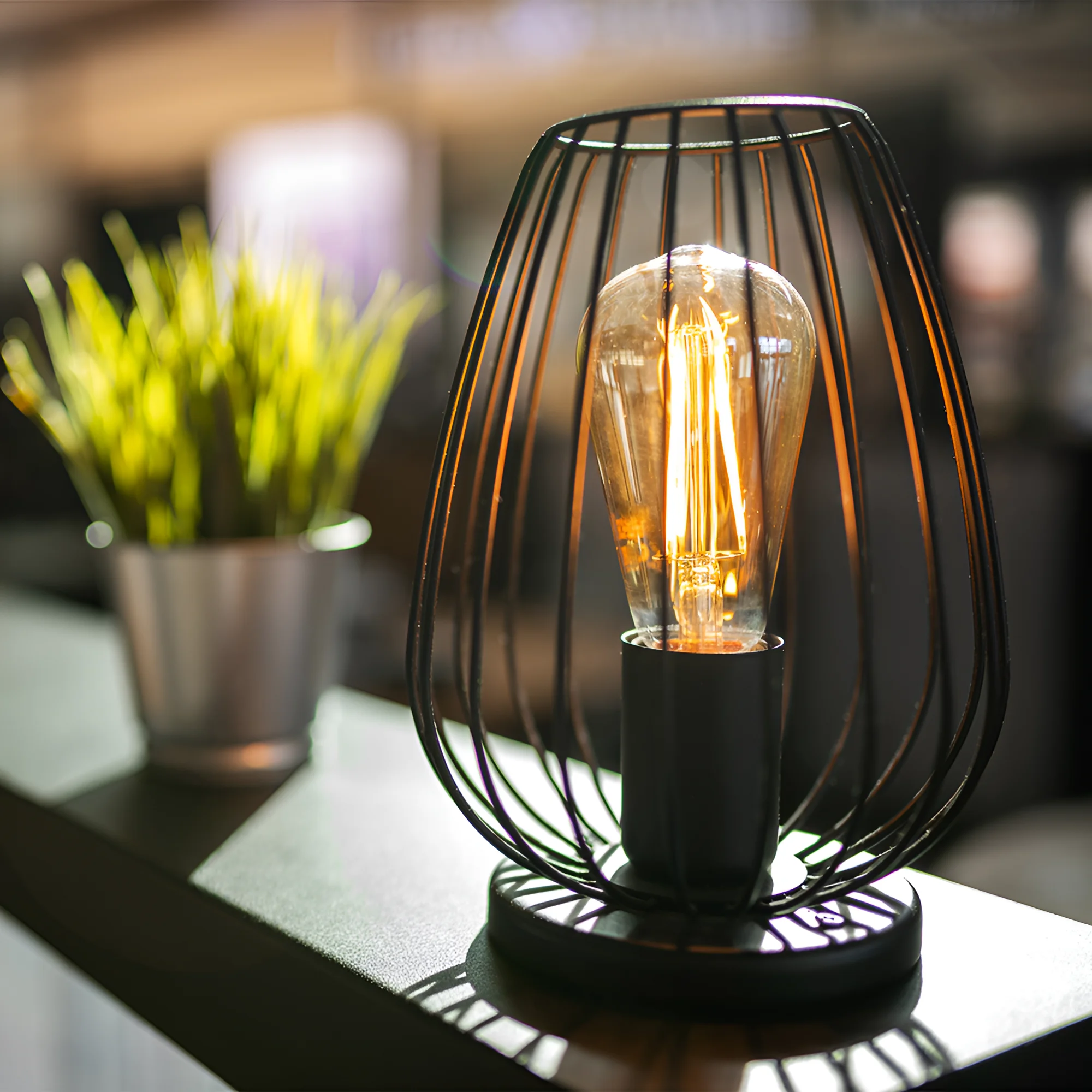 STONA LAMPA E27 CRNI STONA LAMPA E27 CRNI